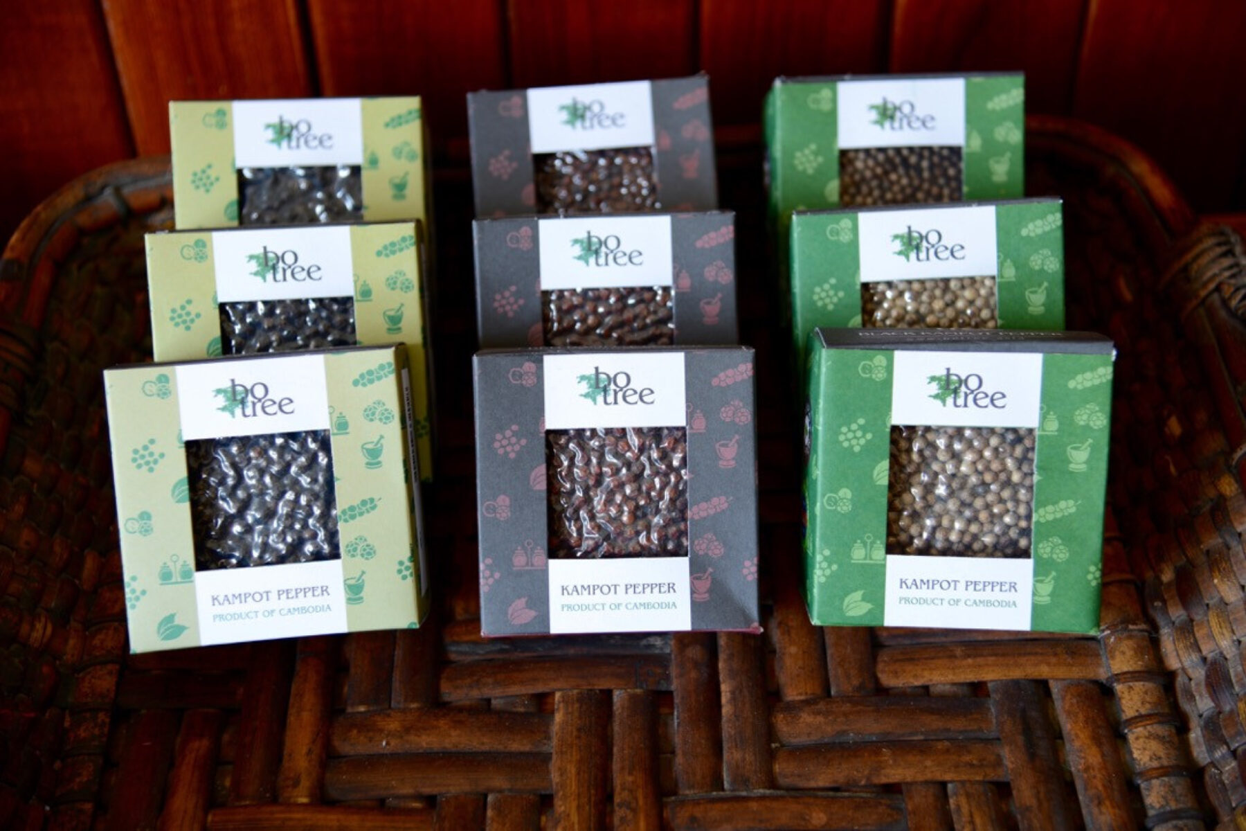 Photo of old Botree packaging boxes for red, white and black peppercorns.